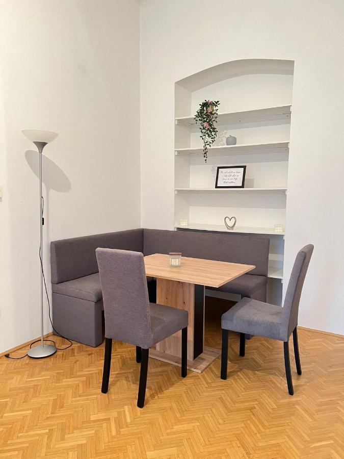 Alpa 2 Zimmer Wohnung In Wien Rochusmarkt Exterior photo