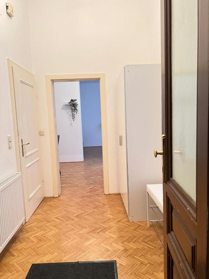Alpa 2 Zimmer Wohnung In Wien Rochusmarkt Exterior photo